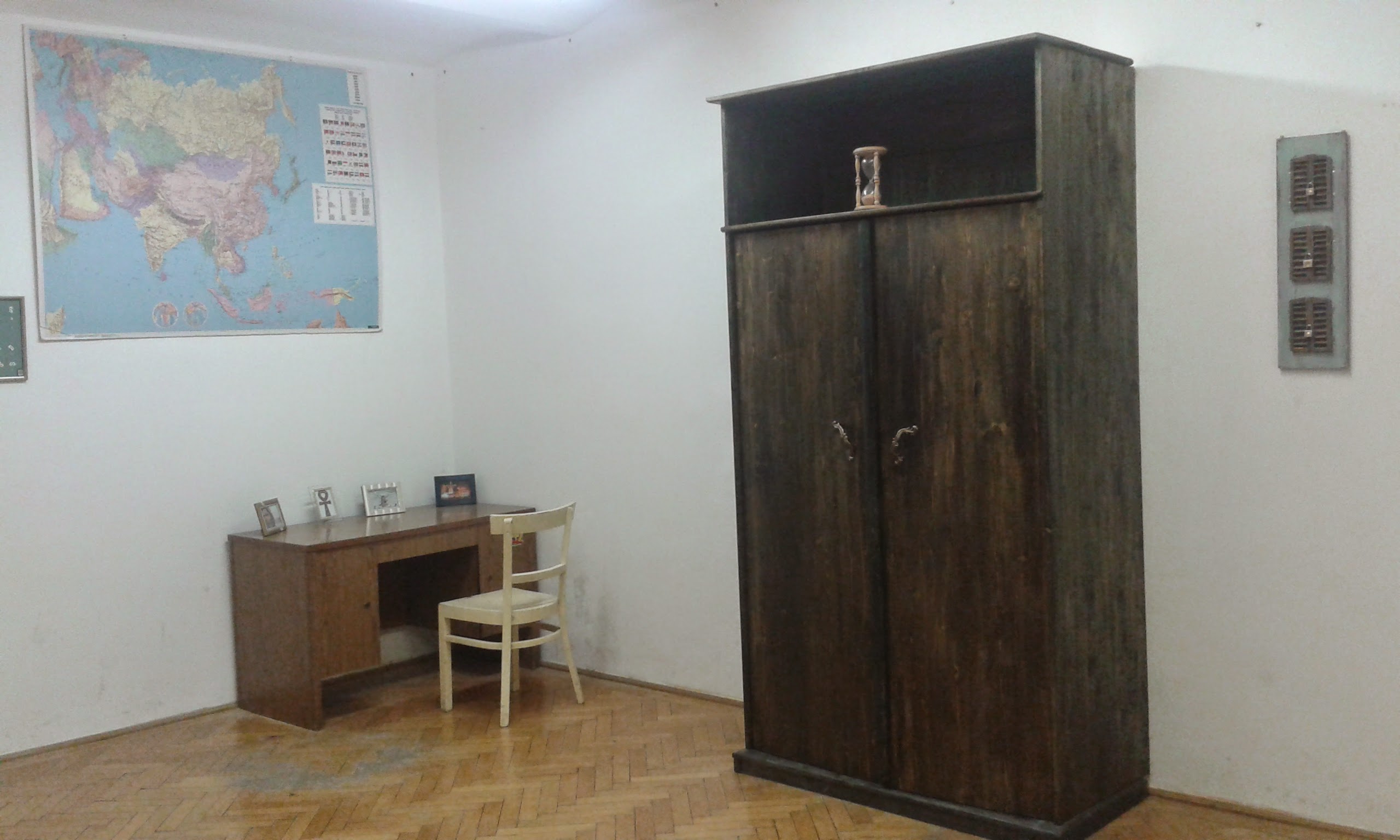 Bent Maze Key Room Escape Game in Budapest